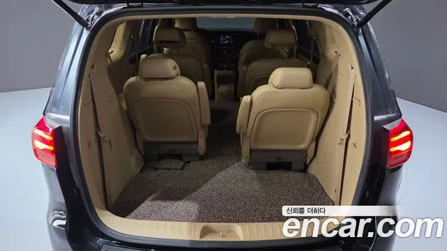 Kia Carnival 2019 thumb 11
