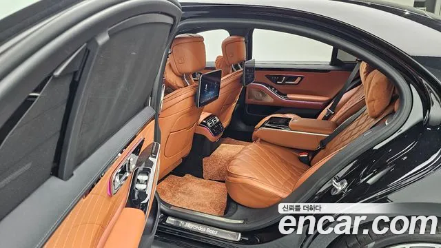 Mercedes-Benz S-Class 2023 thumb 3