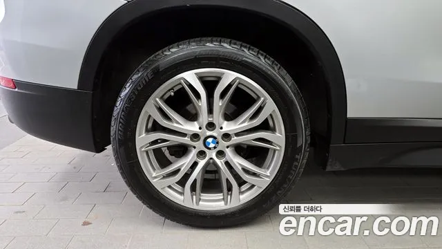 BMW X1 2018 thumb 11