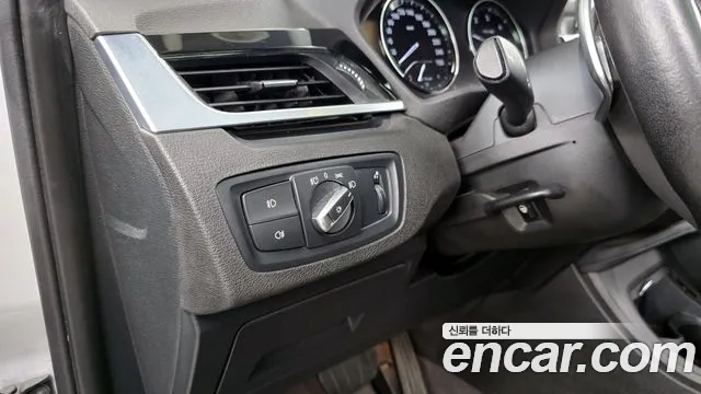 BMW X1 2018 thumb 12