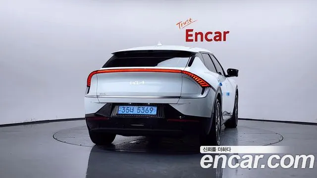 Kia EV6 2022 thumb 3