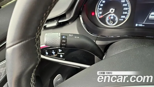 Genesis GV70 2021 thumb 12