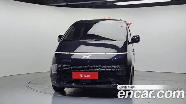 Hyundai Staria 2024 thumb 2