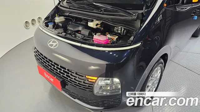 Hyundai Staria 2024 thumb 10