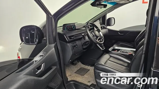 Hyundai Staria 2024 thumb 8