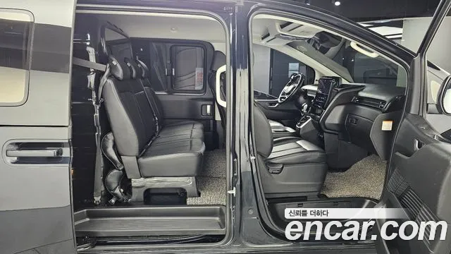 Hyundai Staria 2024 thumb 6