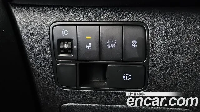 Hyundai Staria 2024 thumb 5