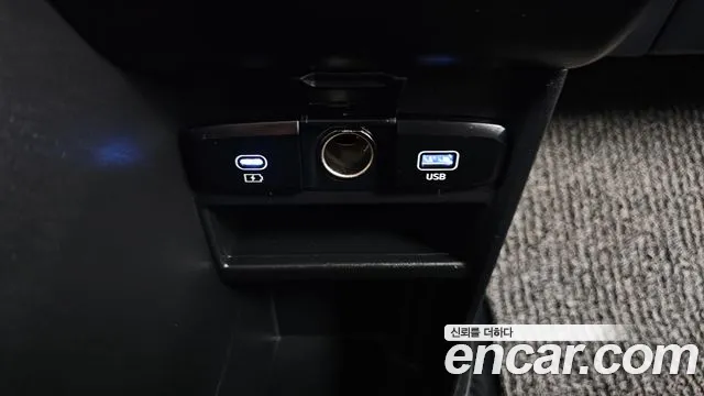 Hyundai Staria 2024 thumb 4