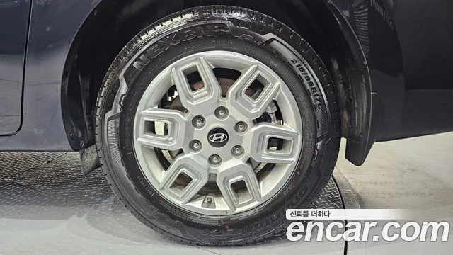 Hyundai Staria 2024 thumb 11