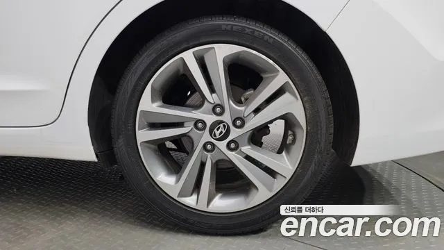 Hyundai Avante 2018 thumb 4