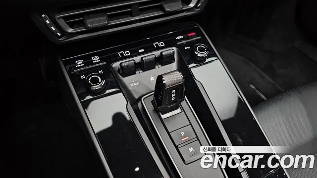 Porsche 911 2021 thumb 6