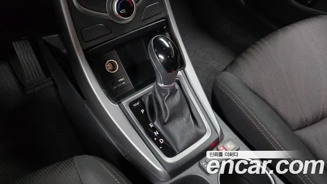 Hyundai Elantra 2015 thumb 8