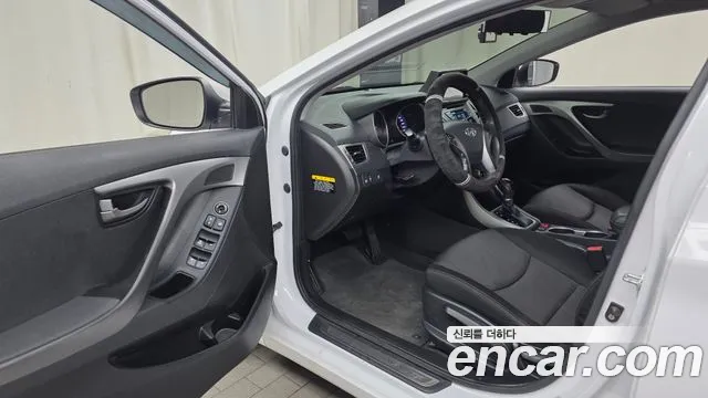 Hyundai Elantra 2015 thumb 2