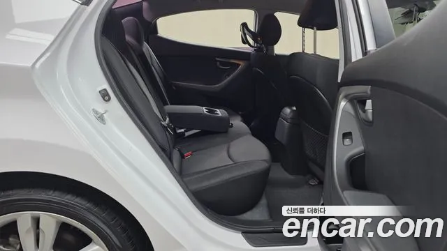 Hyundai Elantra 2015 thumb 9
