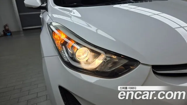 Hyundai Elantra 2015 thumb 12