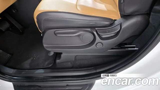 Kia Carnival 2020 thumb 11