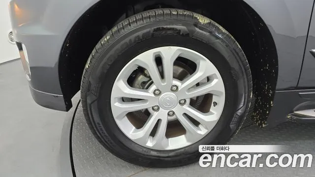 KGM Korando 2016 thumb 2