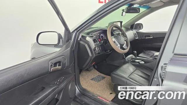 KGM Korando 2016 thumb 11