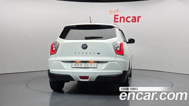 KGM Tivoli 2016 thumb 3