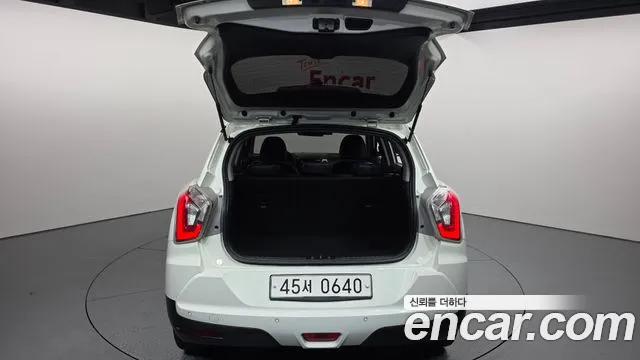 KGM Tivoli 2016 thumb 12