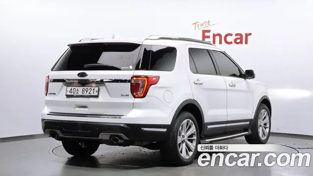 Ford Explorer 2019 thumb 10