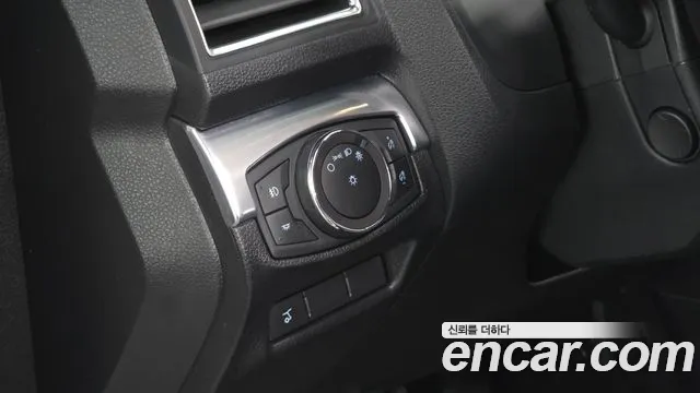 Ford Explorer 2019 thumb 5