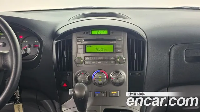 Hyundai Staria 2013 thumb 9