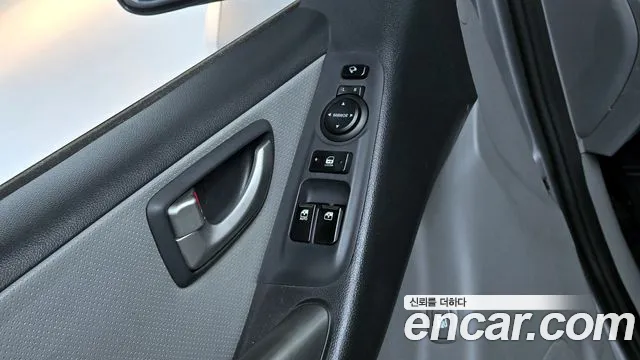 Hyundai Staria 2013 thumb 11