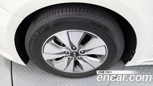 Kia Hybrid 2016 thumb 8
