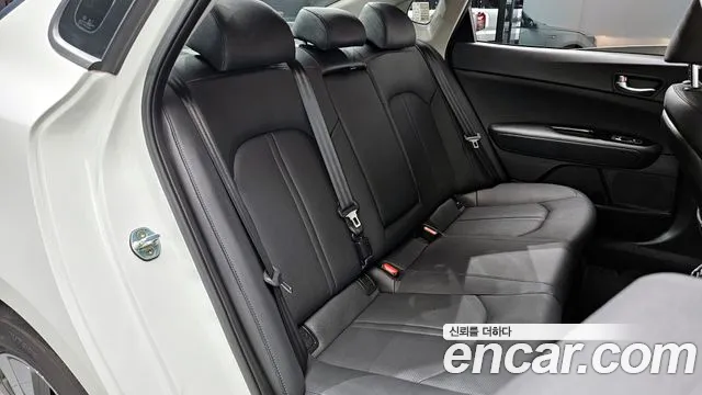 Kia Hybrid 2016 thumb 5