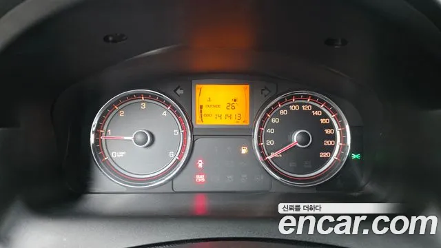 KGM Korando 2012 thumb 8