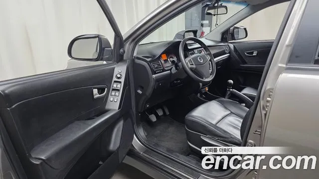 KGM Korando 2012 thumb 7