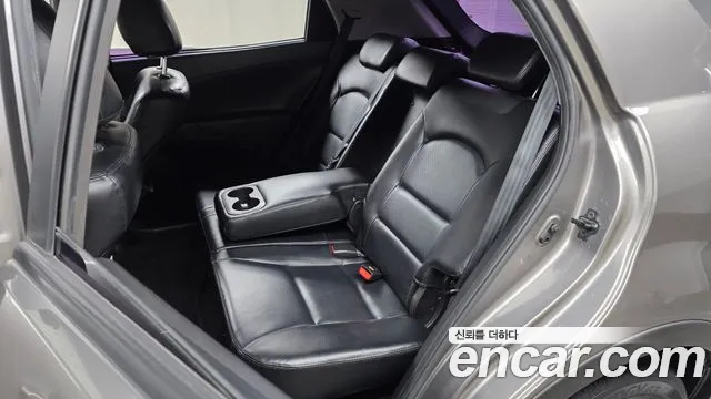 KGM Korando 2012 thumb 11