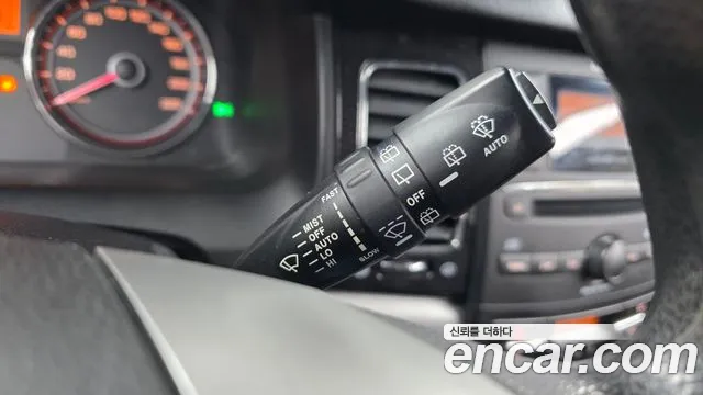 KGM Korando 2012 thumb 12