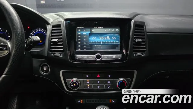 KGM Rexton 2019 thumb 2
