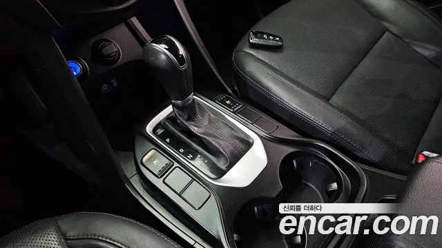 Hyundai Santafe 2016 thumb 12