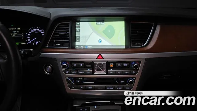 Genesis G80 2018 thumb 9
