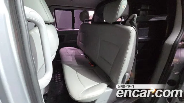 Hyundai Staria 2015 thumb 12