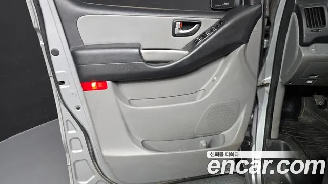 Hyundai Staria 2015 thumb 9