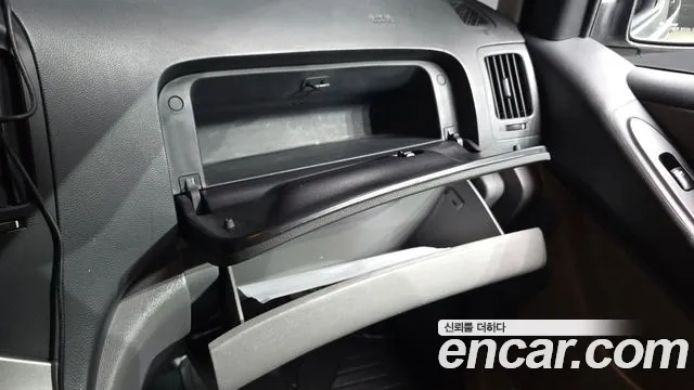 Hyundai Staria 2015 thumb 11