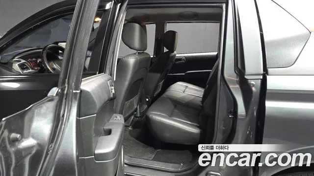 KGM Korando 2016 thumb 10