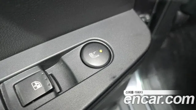 KGM Korando 2016 thumb 2