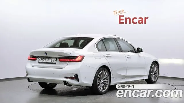 BMW 3 серии 2019 thumb 8