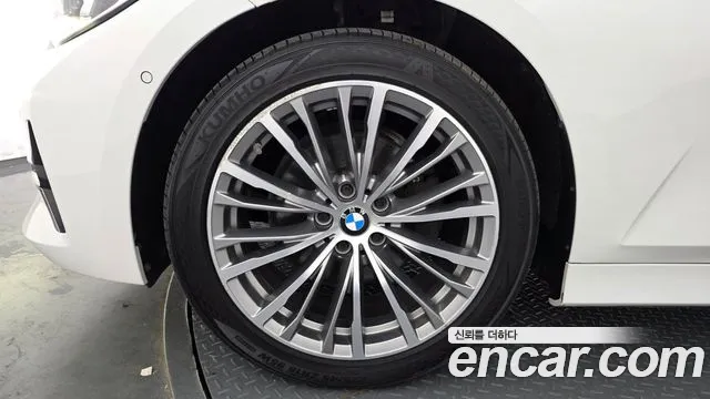 BMW 3 серии 2019 thumb 10