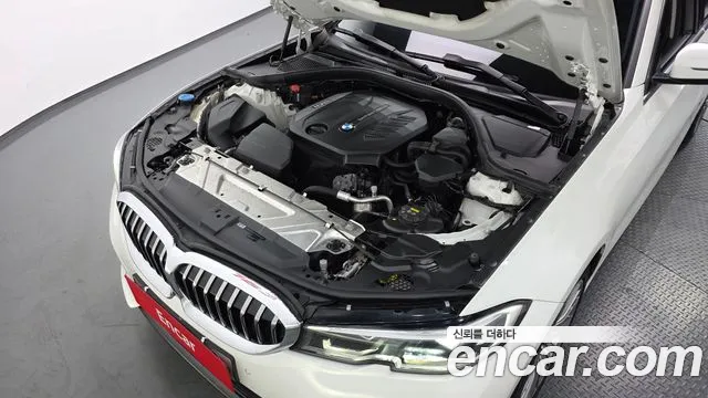 BMW 3 серии 2019 thumb 11