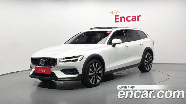 Volvo V60 Cross Country 2023 thumb 9