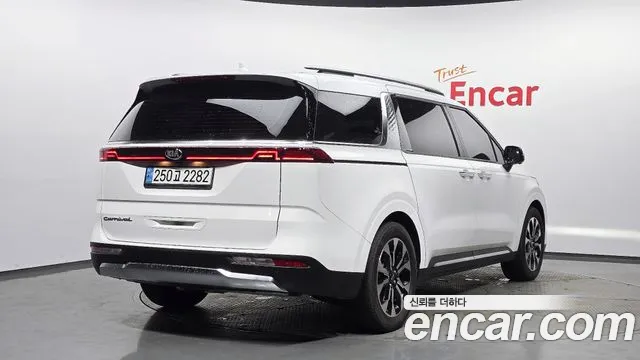 Kia Carnival 2020 thumb 4