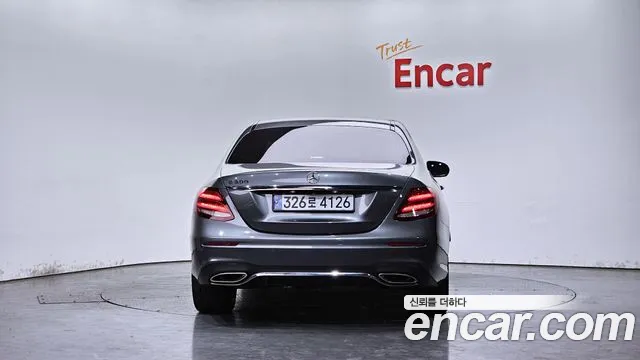 Mercedes-Benz E-Class 2019 thumb 7