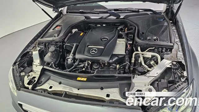 Mercedes-Benz E-Class 2019 thumb 8