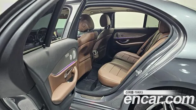 Mercedes-Benz E-Class 2019 thumb 6